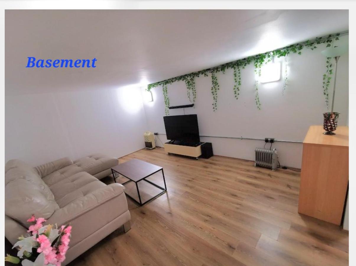 4 Sleeps And Travel Cot- Close To Beach And Restaurants Bournemouth Exteriér fotografie